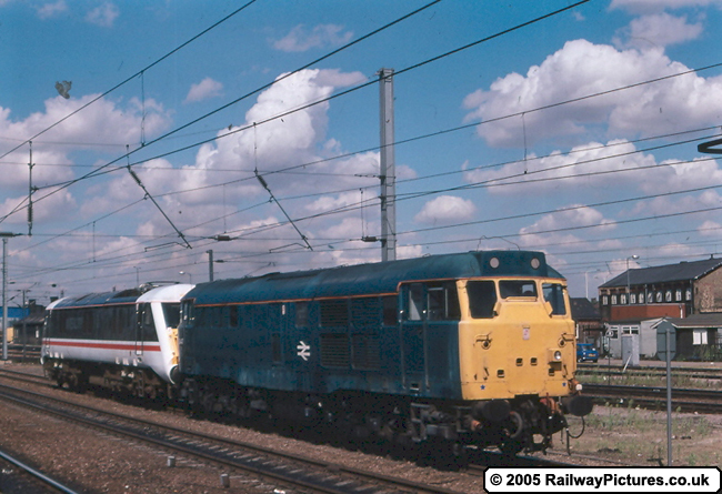 89001 being pulled by Class 31