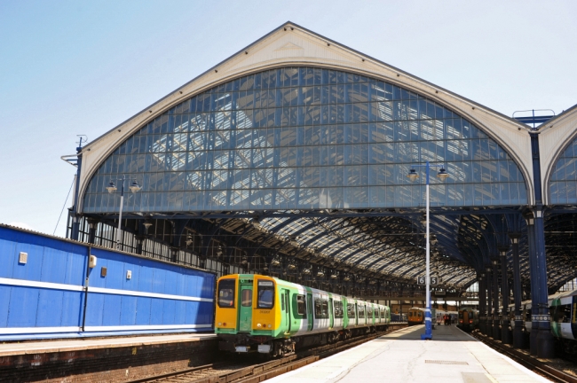 313207 at Brighton (16/6/10)