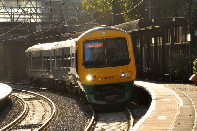 323213 at Birmingham University (24/10/08)