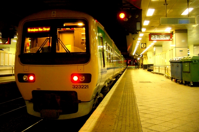 323221 at Birmingham New Street (10/11/07)