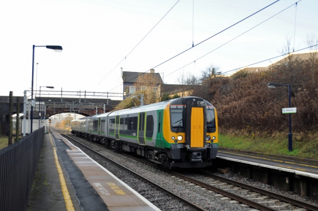 350122 at Adderley Park (17/12/08)