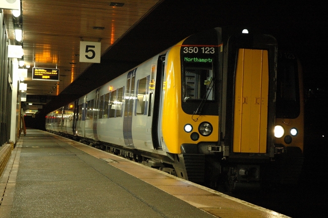 350123 at Birmingham International (24/11/07)