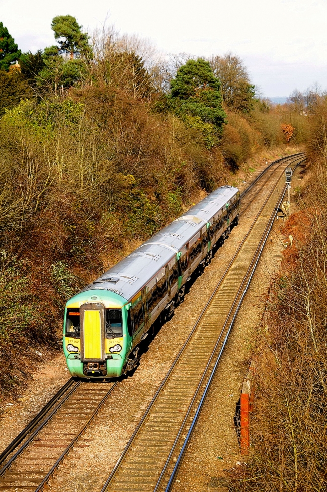 377152 at East Grinstead (2/2/08)