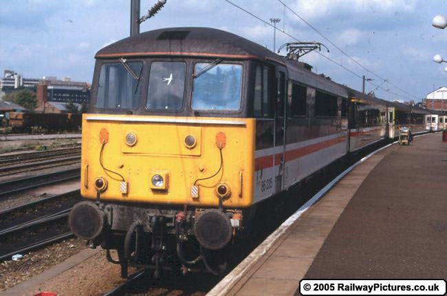 86235 in Intercity Livery at Ipswich station