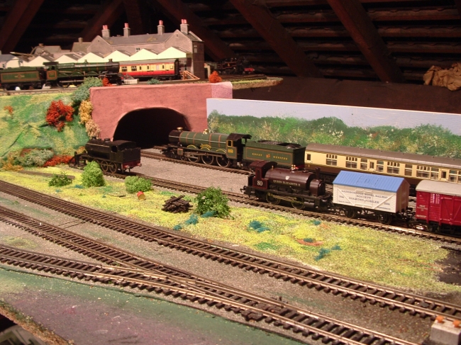 Tri-ang R.351 EM2 in Experimental BR Blue