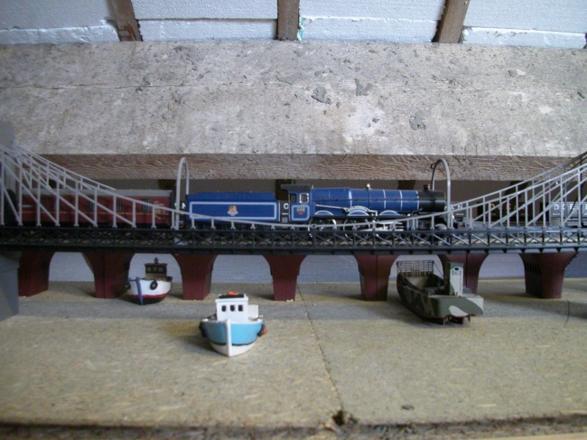 Installing the bridges at Starlingford 05