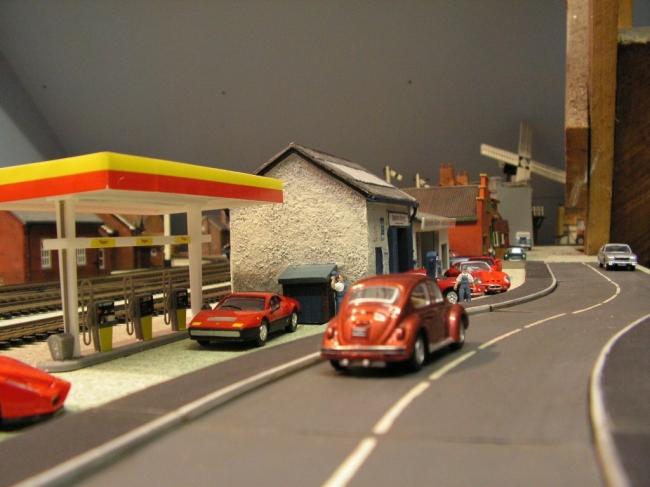 Model Railway Petro Station / Garage