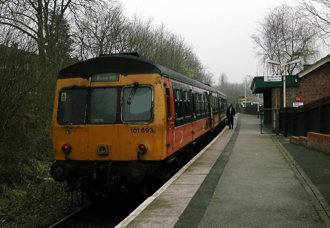101693 at Rose Hill, Marple (20/3/03)