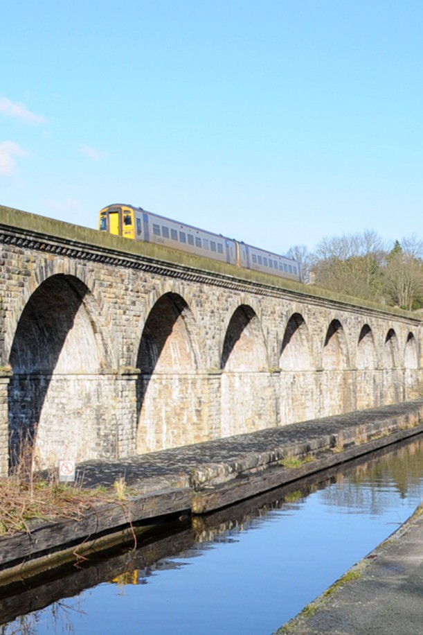 158830 at Chirk (4/3/08)