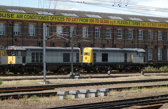 20 901 & 20 905 Doncaster 11-07-2010