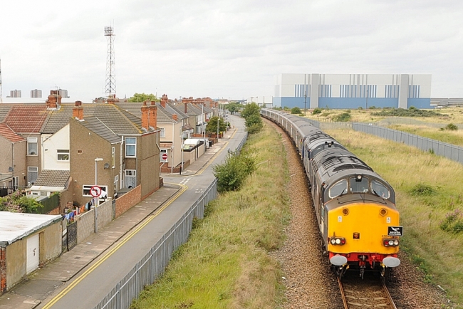 37059 and 37423 at Cleethorpes (16/8/08)