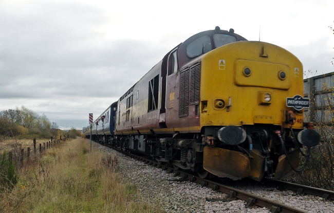 37401 at Coventry (Prologis branch) (15/11/08)