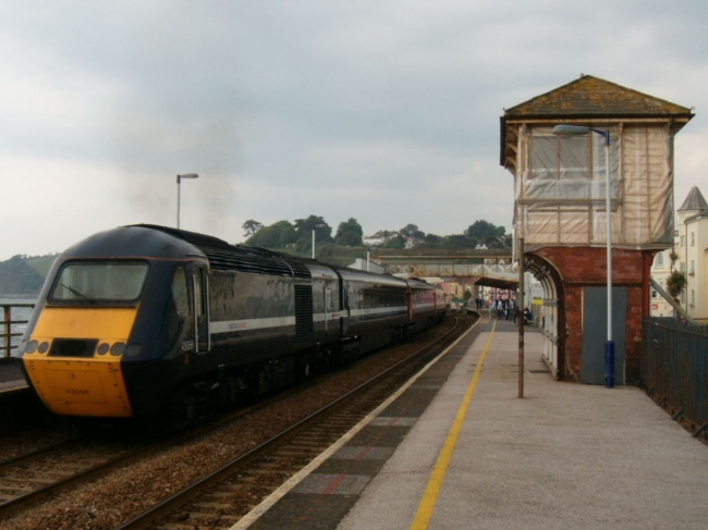 43056 at Dawlish (24/5/08)