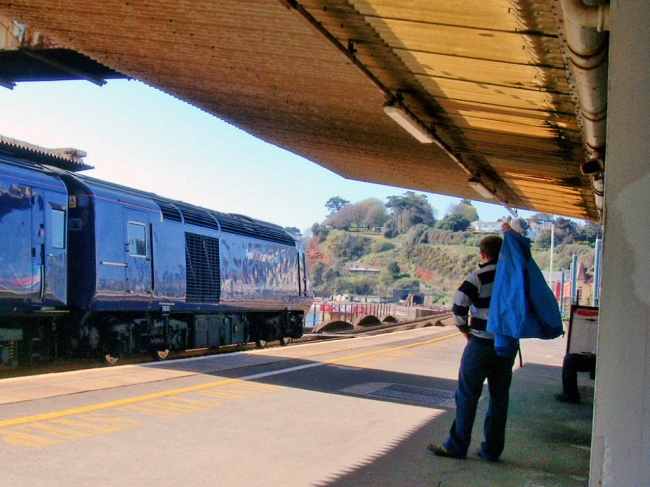 43190 at Dawlish (12/4/09)