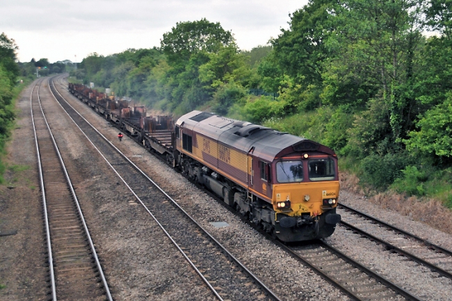 66024 at Bromsgrove (27/5/09)