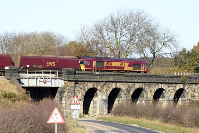 66054 crossing Slittingmill Viaduct