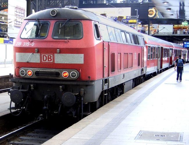 Dieselhydraulic class 218 in Hamburg mainstation