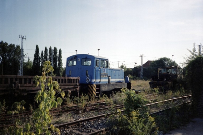 Little shunting loco (ex GDR) in Berlin-Lichtenberg