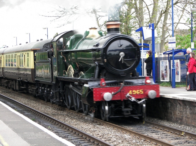 4965 passes through Kings Sutton