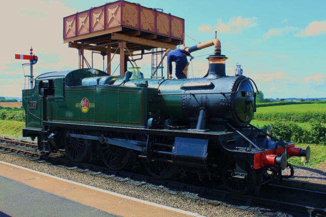 2-6-2T No- 5526 - at Bishop Lydyard- Aug 2010