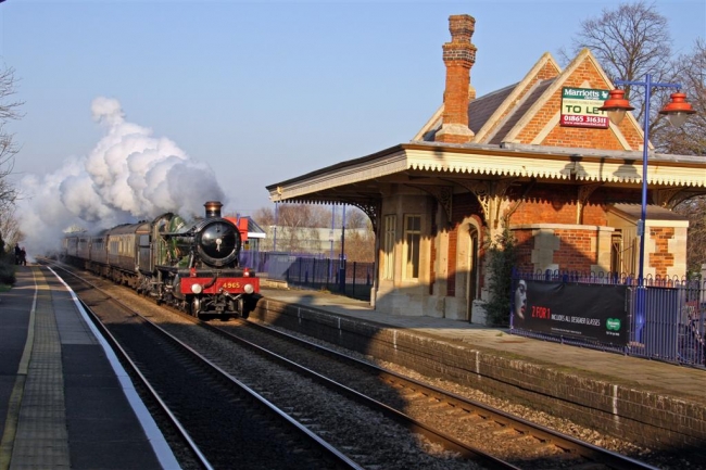 Rood Ashton Hall 4965