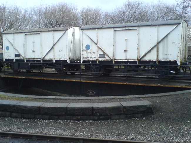 two fish vans on kwvr turntable
